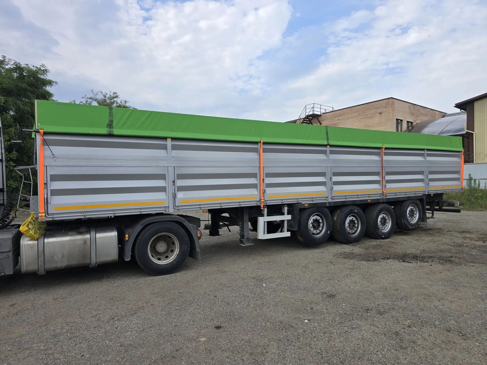 Автопоезд БСК Агро на площадке — БСК Агро